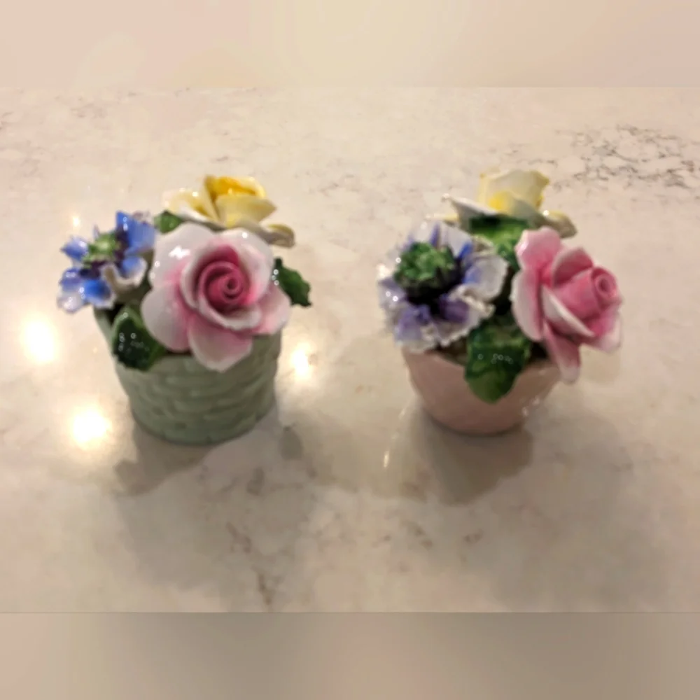 Lot of 2 Vintage Radnor Bone China Flowers Bouquet in 3